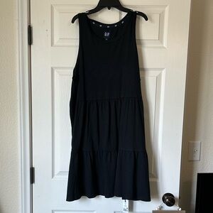 Women’s Gap sleeveless tiered dress.